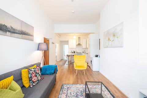 Fellows Road, Belsize Park, London, NW3 2 bed flat for sale