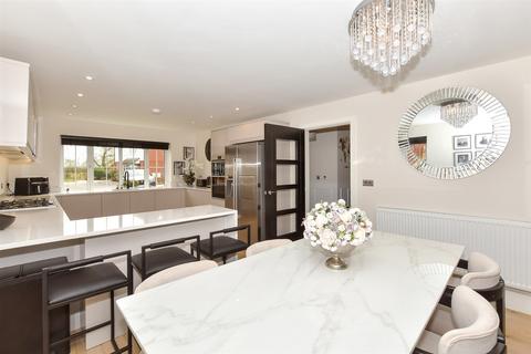 Smith Way, Headcorn, Kent 4 bed detached house for sale