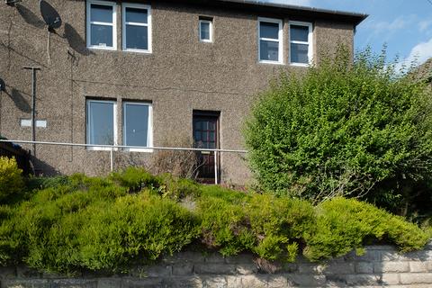 2 bedroom ground floor flat for sale