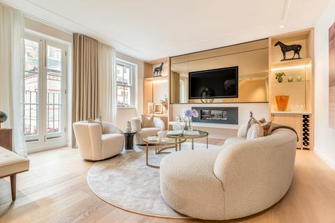 Grosvenor Crescent Mews, London, SW1X 4 bed mews for sale