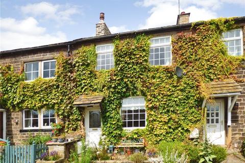Low Banks, Keighley, West Yorkshire... 2 bed terraced house for sale