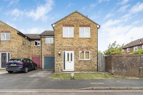 Manston Close, Bicester, OX26 4 bed semi