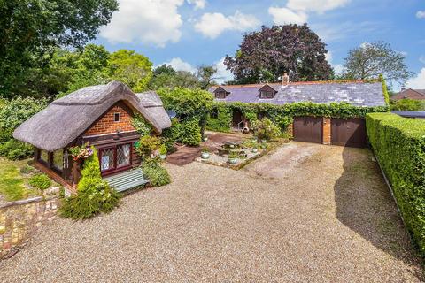Westmarsh, Canterbury, Kent 3 bed detached house for sale