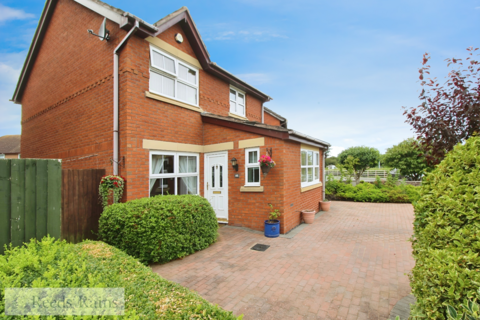 Maes Y Gog, Denbighshire LL18 3 bed detached house for sale