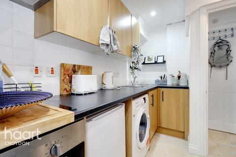 Selsdon Road, South Croydon 1 bed flat for sale