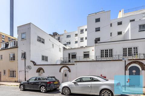 Queensbury Mews, Brighton, BN1 6 bed maisonette for sale
