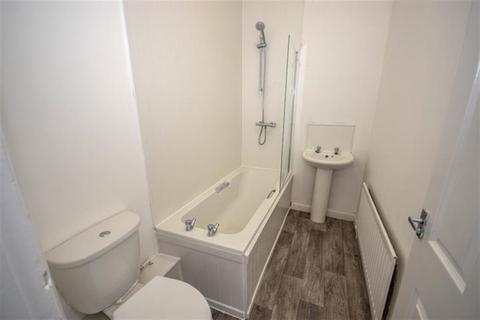 3 bedroom flat for sale