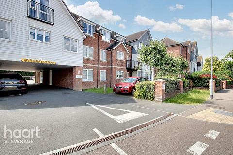 Pound Avenue, Stevenage 1 bed apartment for sale