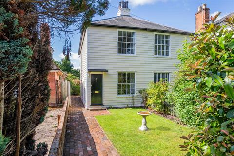 The Parade, Epsom 2 bed semi