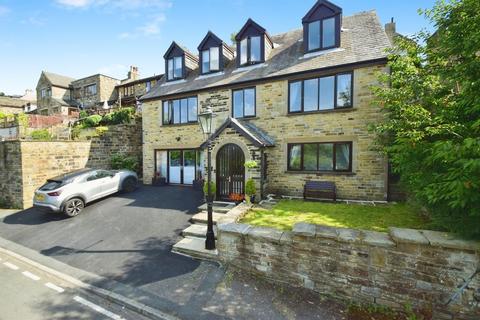 North Bank Road, Bradford BD16 5 bed detached house for sale