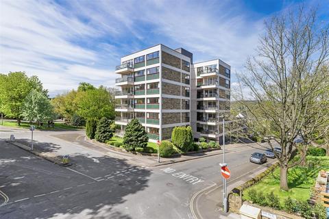 Wells Promenade, Ilkley LS29 2 bed apartment for sale