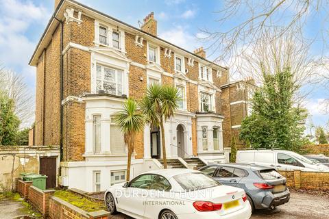 High Road, Buckhurst Hill, IG9 1 bed apartment for sale