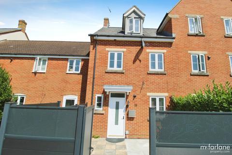 4 bedroom terraced house for sale