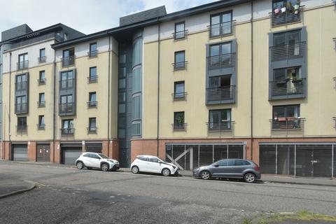 3 bedroom flat for sale