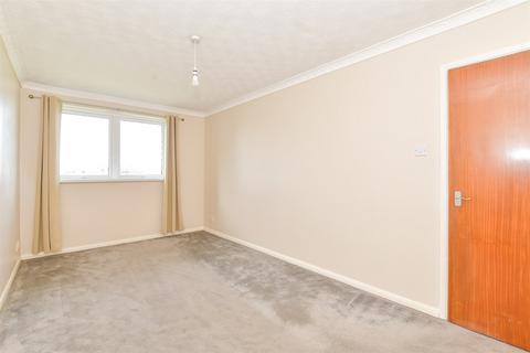 2 bedroom ground floor flat for sale