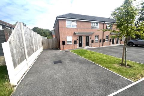 Halberton Close, Hyde 2 bed end of terrace house for sale