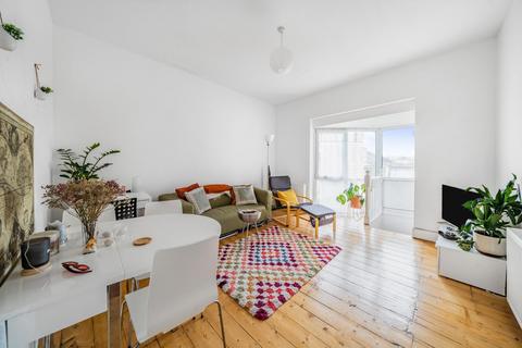 Queens Road, Peckham 2 bed flat for sale