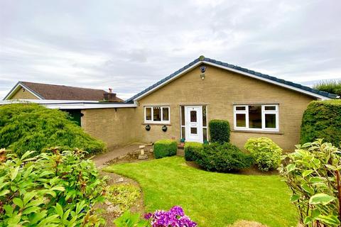 Hoylake Avenue, Huddersfield 2 bed detached bungalow for sale