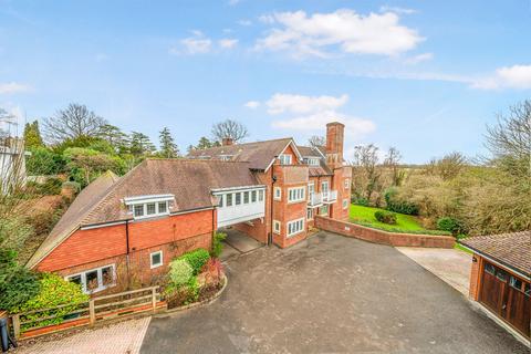 Pembury Road, Tunbridge Wells, TN2 3 bed maisonette for sale