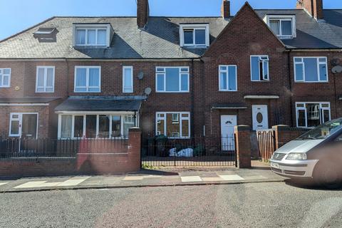 6 bedroom terraced house for sale