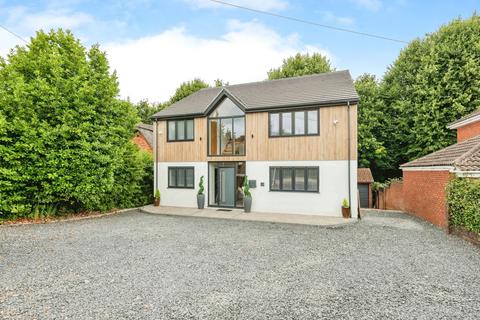 6 bedroom detached house for sale