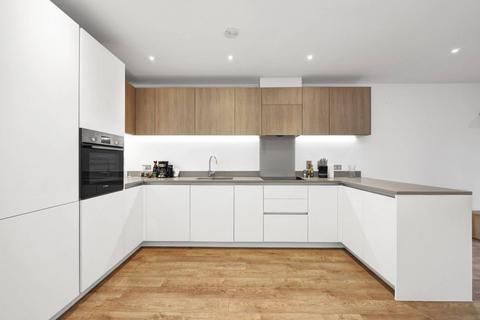 2 Anderson Square, London E3 2 bed flat for sale