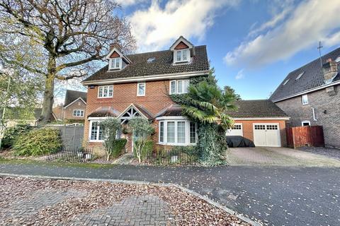 5 bedroom detached house for sale