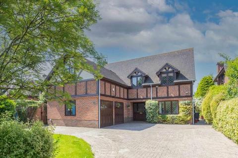 5 bedroom detached house for sale