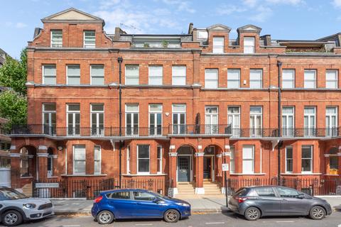 Cheyne Gardens, Chelsea 3 bed maisonette for sale