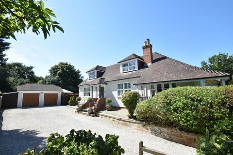 Church Hill, Charing Heath, TN27 5 bed detached house for sale