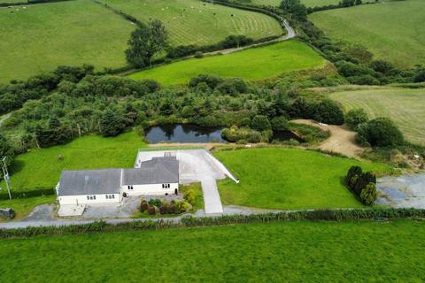 Hermon, Carmarthen SA33 4 bed property with land for sale