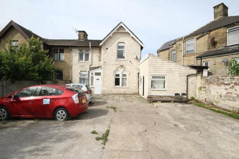Lower Rushton Road, Thornbury, Bradford 3 bed terraced house for sale
