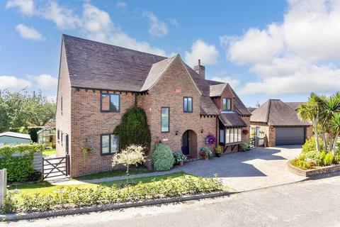 Beacon Lane, Woodnesborough... 4 bed detached house for sale