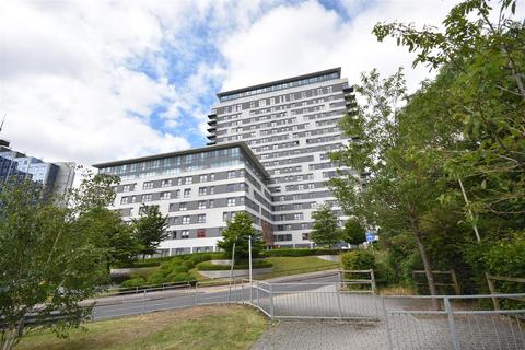 Skyline Plaza, Basingstoke RG21 1 bed flat for sale