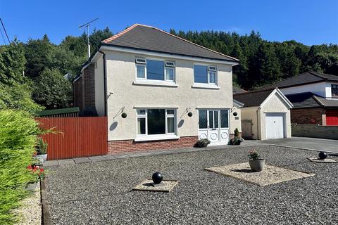 Carmarthen Road, Llanybydder 4 bed detached house for sale