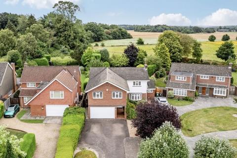 6 bedroom detached house for sale