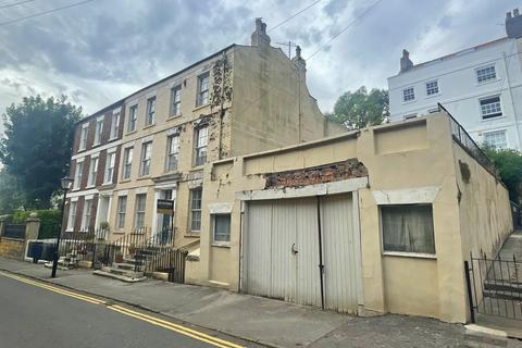 Princess Street, Scarborough YO11 5 bed semi