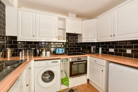 3 bedroom ground floor flat for sale