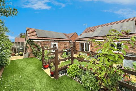 Bloxham Way, Radford Semele... 2 bed detached bungalow for sale