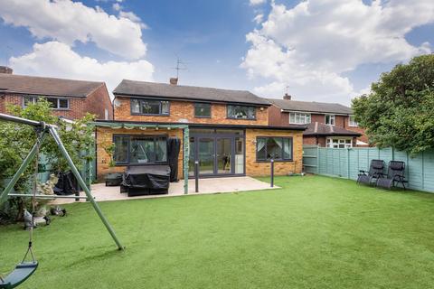 Lees Close, Maidenhead SL6 5 bed detached house for sale