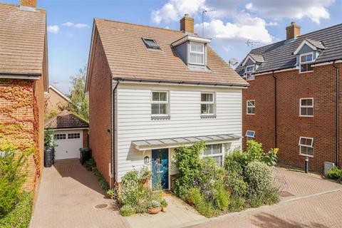 Locks Yard, Headcorn 4 bed detached house for sale