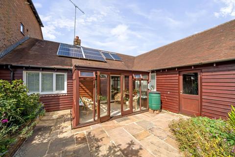 Selham Close, Chichester, PO19 3 bed terraced bungalow for sale