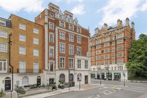 Knightsbridge Gate, London SW1X 6 bed flat for sale