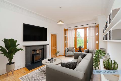 3 bedroom flat for sale