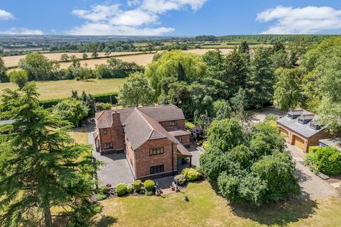 Leicester LE7 6 bed detached house for sale