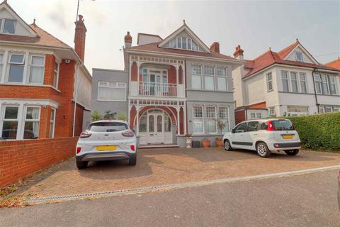 7 bedroom detached house for sale