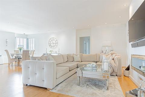 Wick Lane, London 2 bed flat for sale