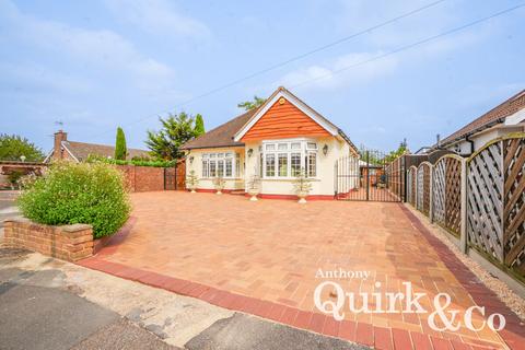 The Close, Grays, RM16 2 bed detached bungalow for sale