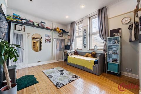 Tottenham Lane, N8 Studio for sale