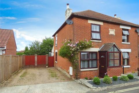 2 bedroom semi-detached house for sale